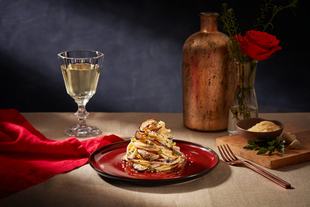 Al Bronzo® Bucatini with Creamy Mushrooms, Parmigiano & Truffle Oil Sauce